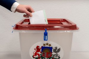 Politisko partiju un deputātu patiesās intereses